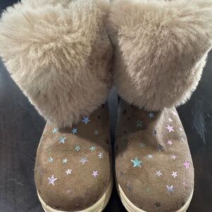 Cricut Tan Starry Kids Water Shoes